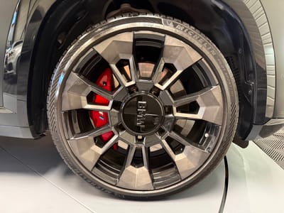 BMW XM G09 — photo 32
