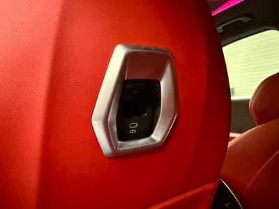 BMW XM G09 — photo 30