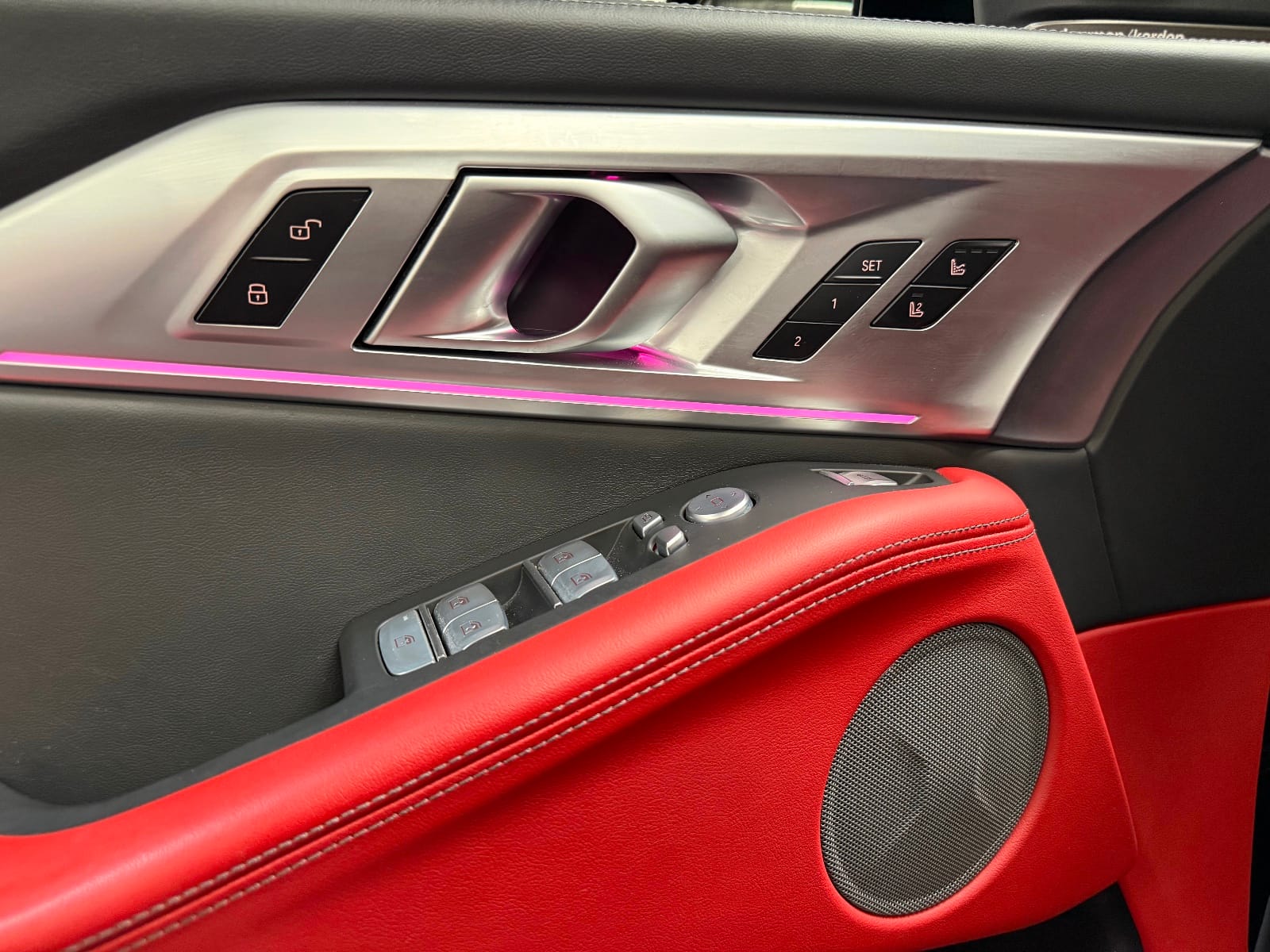 BMW XM G09 — photo 24