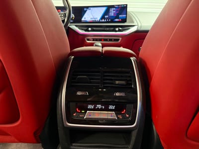 BMW XM G09 — photo 27