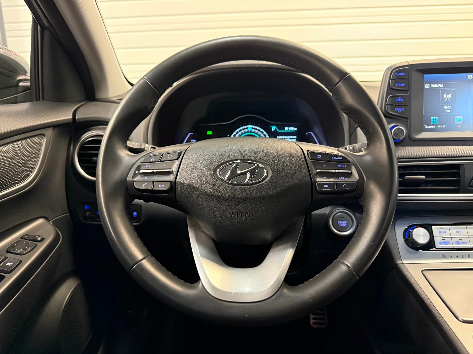 Hyundai Kona Electric Intuitive — photo 11
