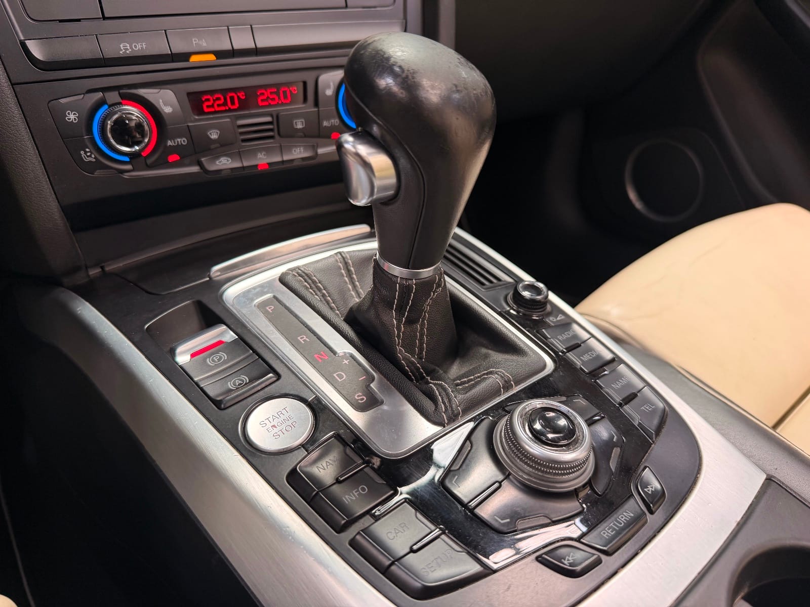 Audi A5 Cabriolet Quattro S line S tronic — photo 19