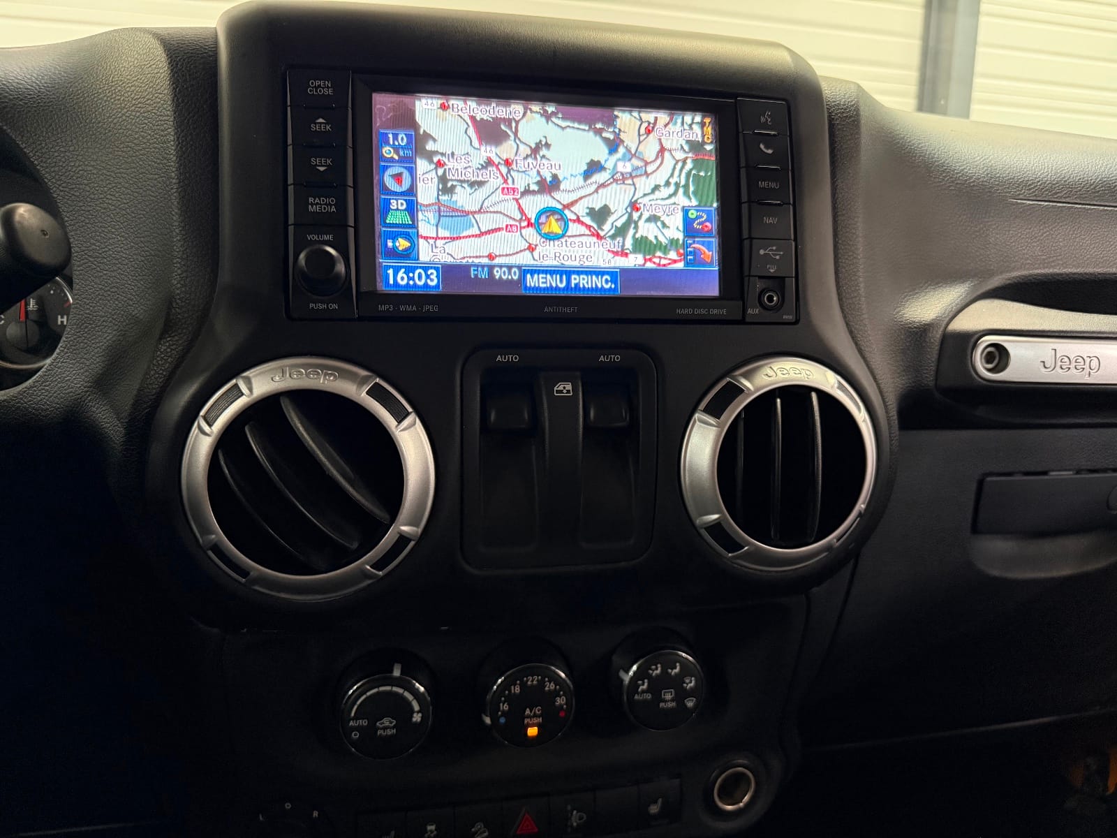 Jeep Wrangler Sahara 3.6 V6 284 CH 4X4 — photo 18