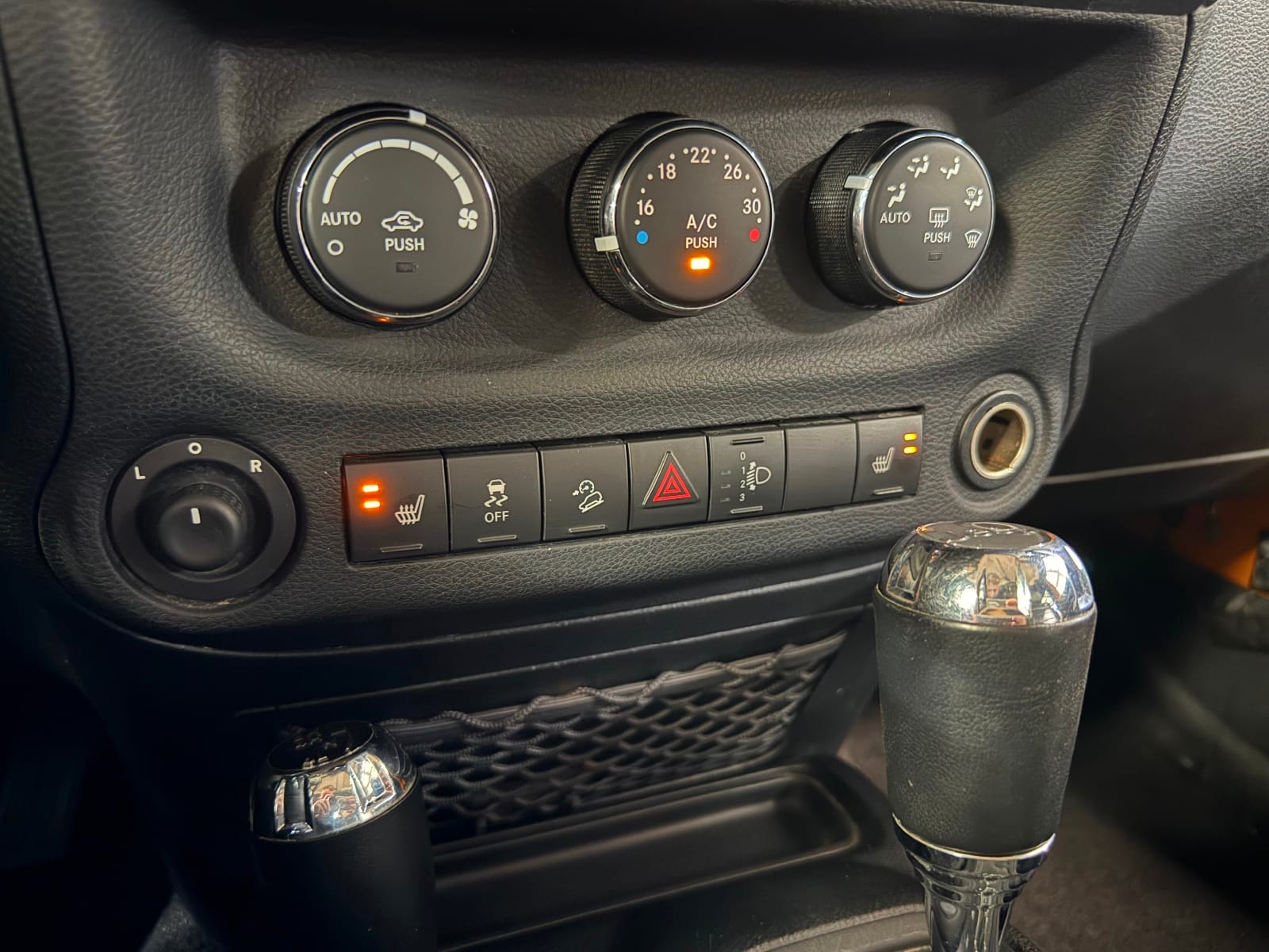 Jeep Wrangler Sahara 3.6 V6 284 CH 4X4 — photo 13