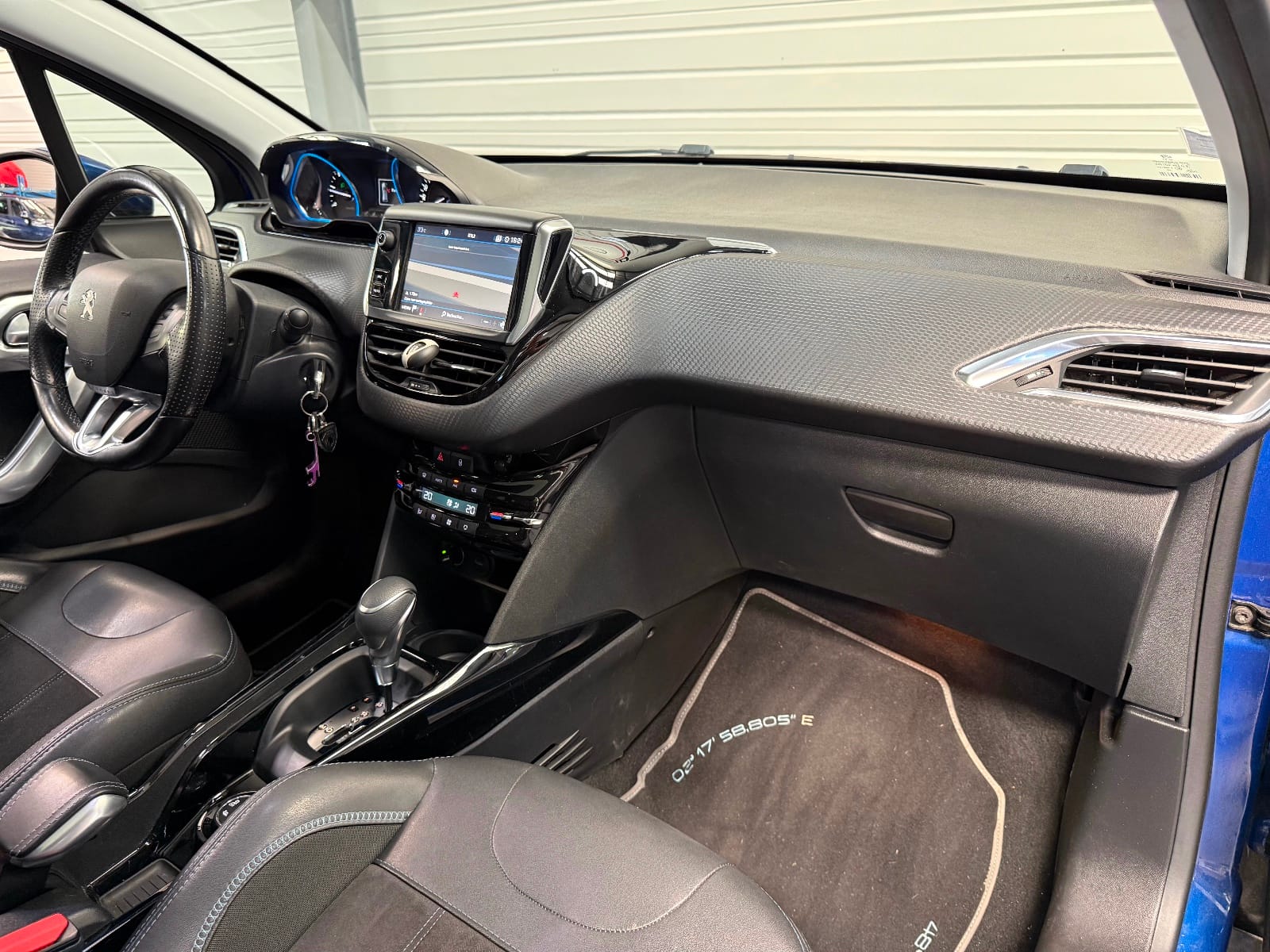 Peugeot 2008 Crossway — photo 12