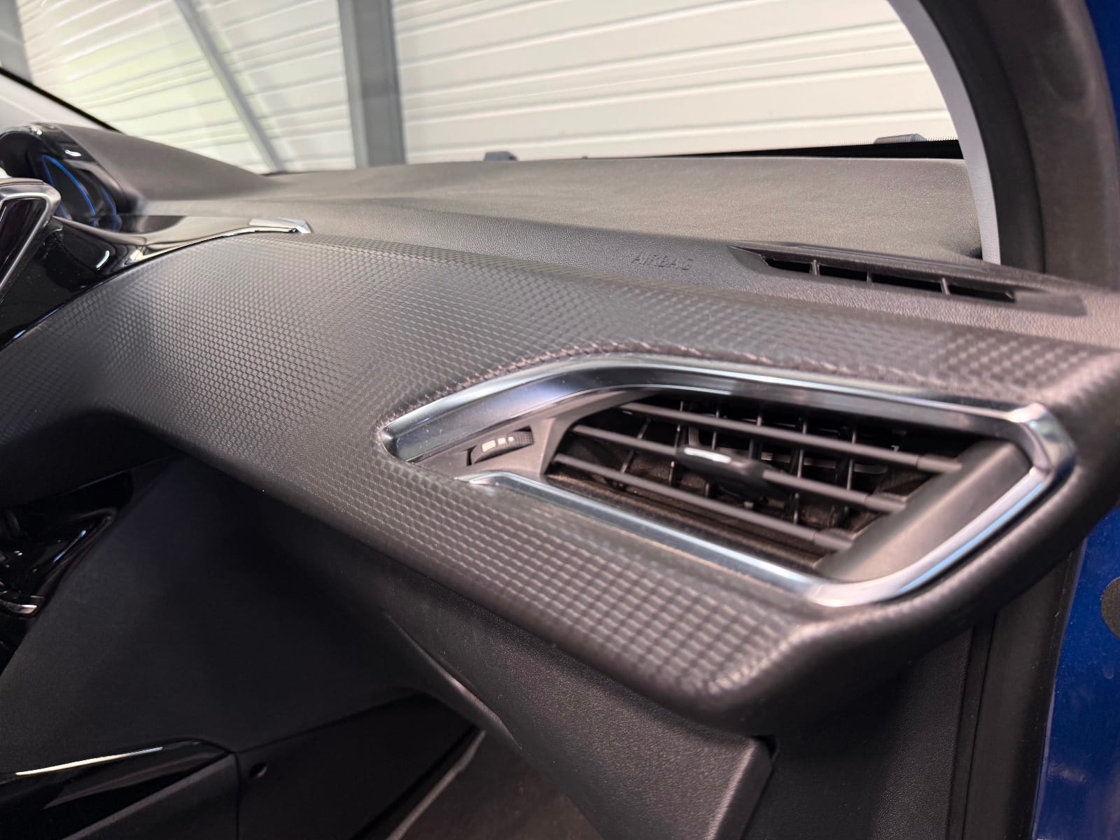 Peugeot 2008 Crossway — photo 21