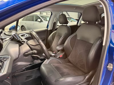 Peugeot 2008 Crossway — photo 11