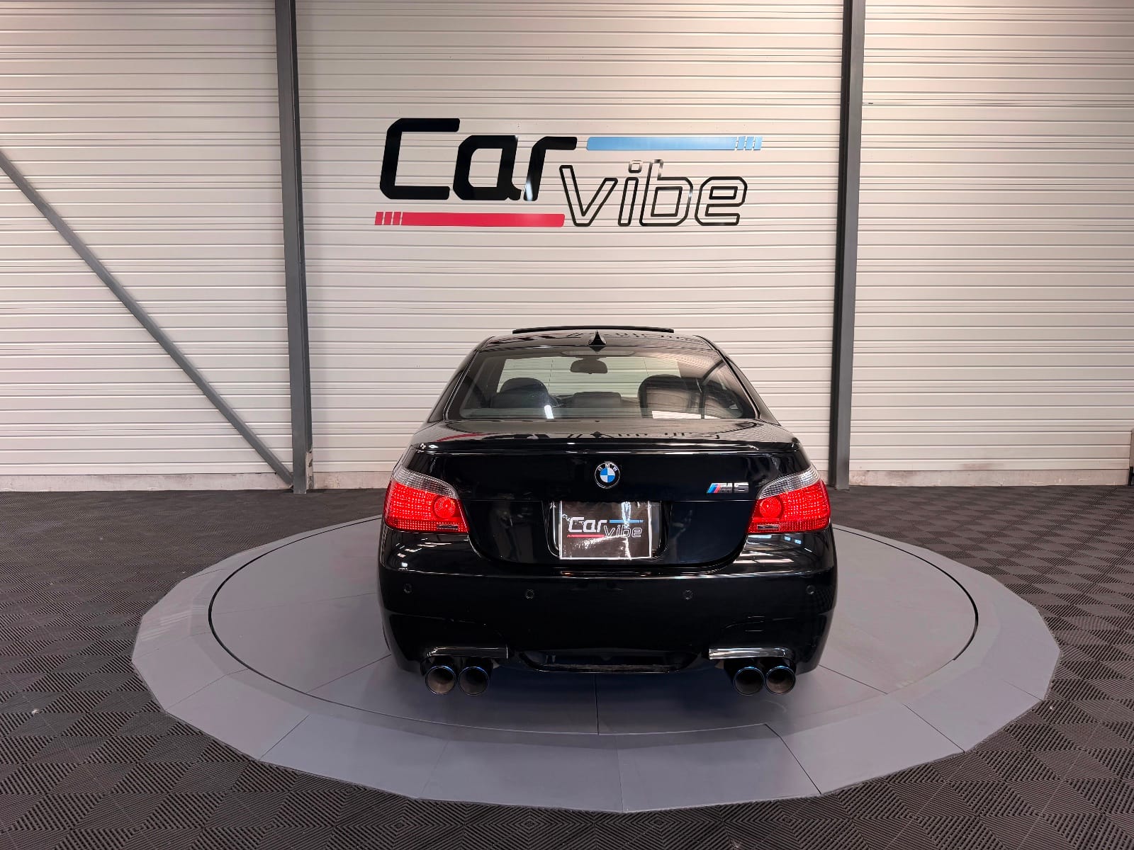 BMW M5 SMG7 — photo 9