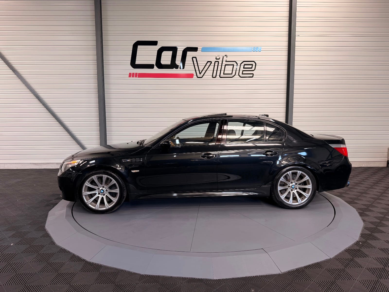 BMW M5 SMG7 — photo 7