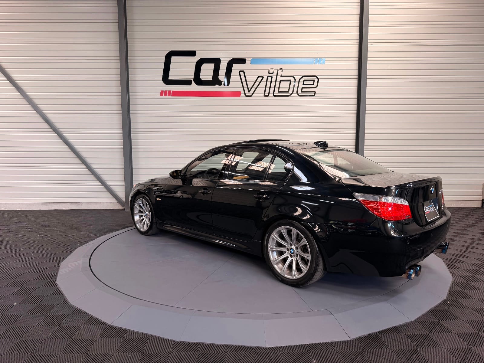 BMW M5 SMG7 — photo 8