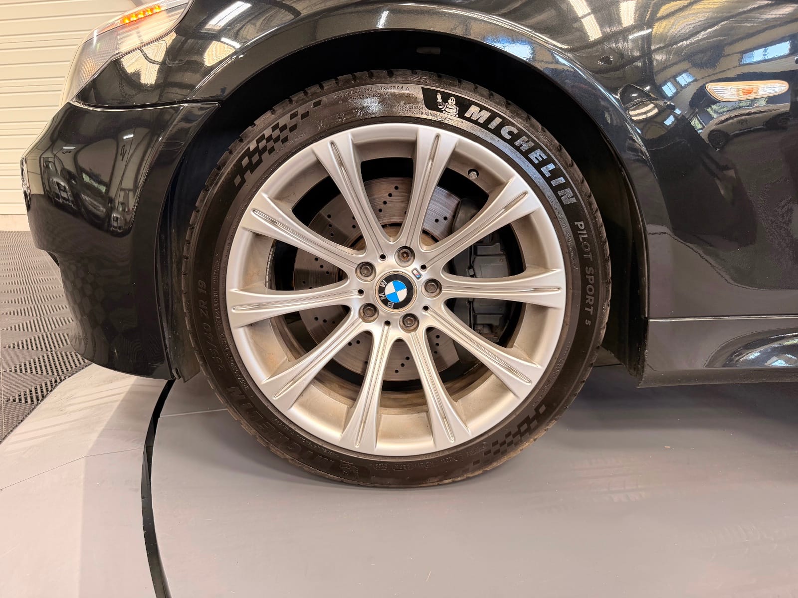 BMW M5 SMG7 — photo 26