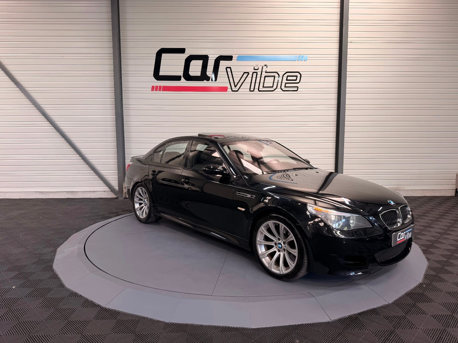 BMW M5 SMG7 — photo 1
