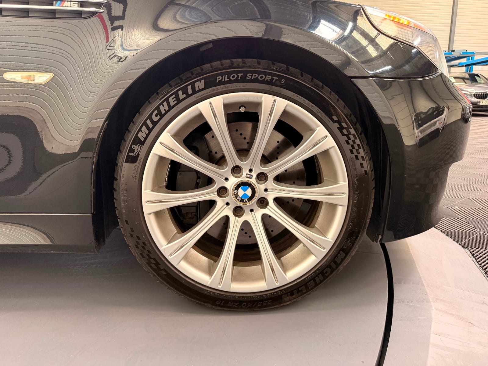 BMW M5 SMG7 — photo 29