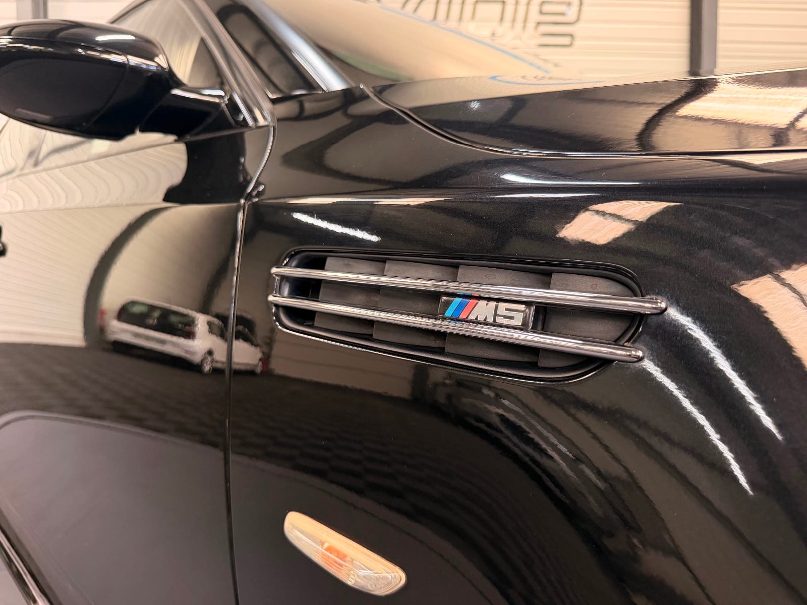 BMW M5 SMG7 — photo 25