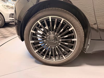 Fiat 500 Nouvelle MY22 Serie 1 Step 1 Icône Plus — photo 20