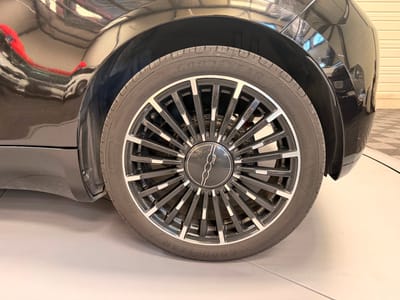 Fiat 500 Nouvelle MY22 Serie 1 Step 1 Icône Plus — photo 18