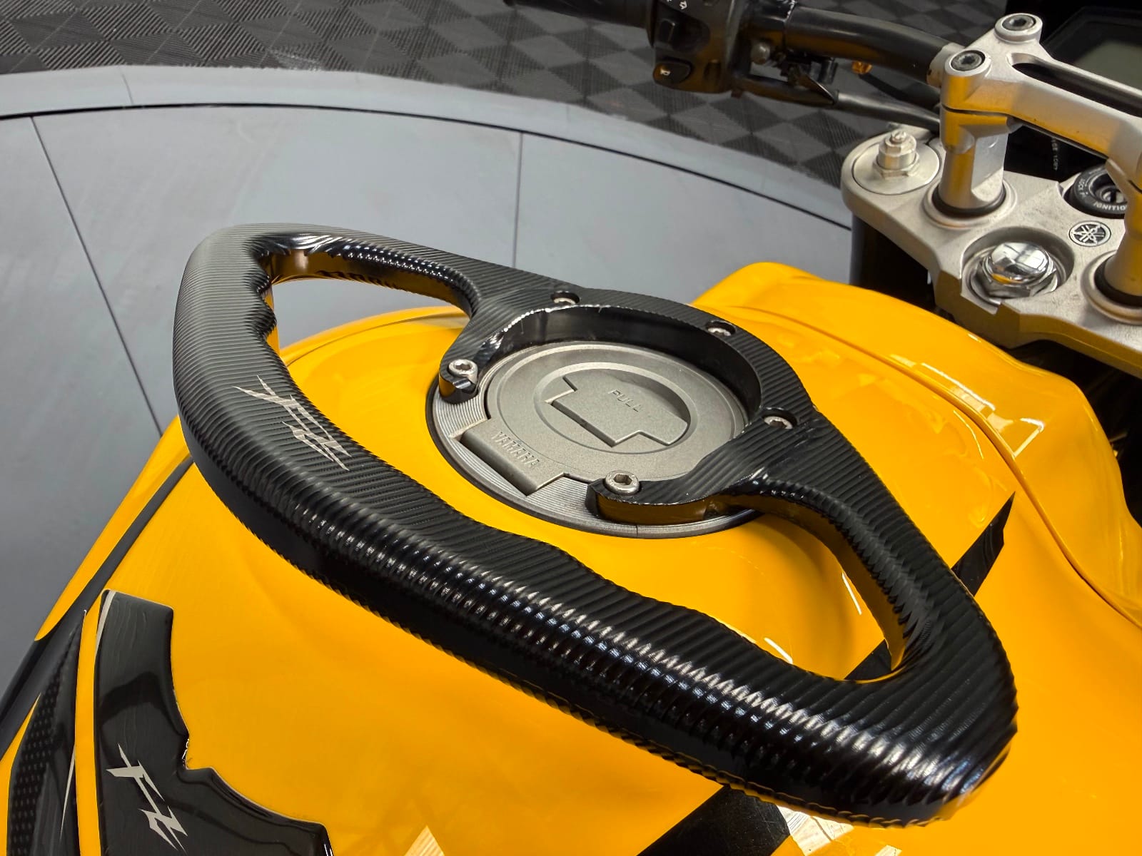 Yamaha FZ1 — photo 10