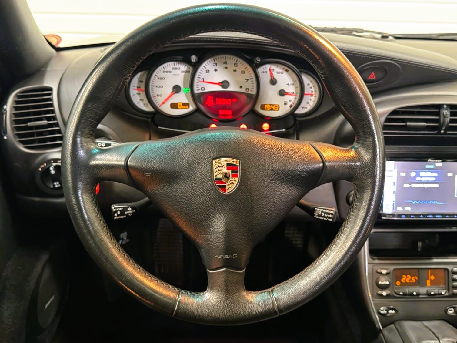 Porsche 911 Carrera Coupe 996 Targa — photo 13