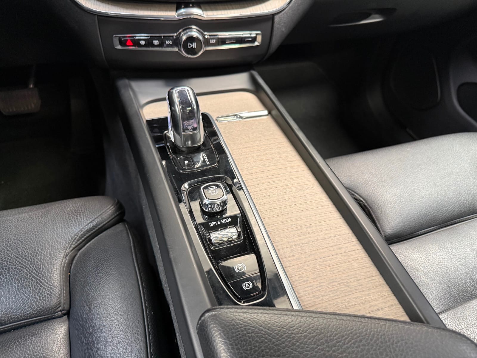 Volvo XC60 Inscription Luxe — photo 13