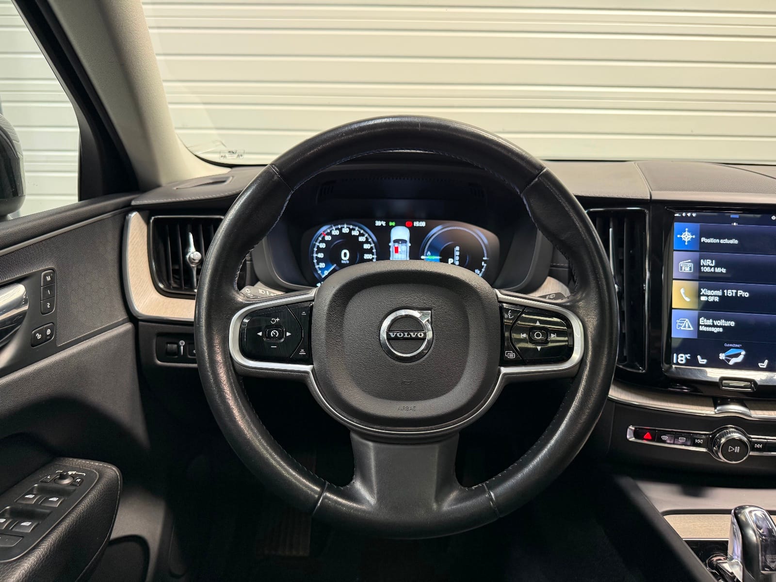 Volvo XC60 Inscription Luxe — photo 11