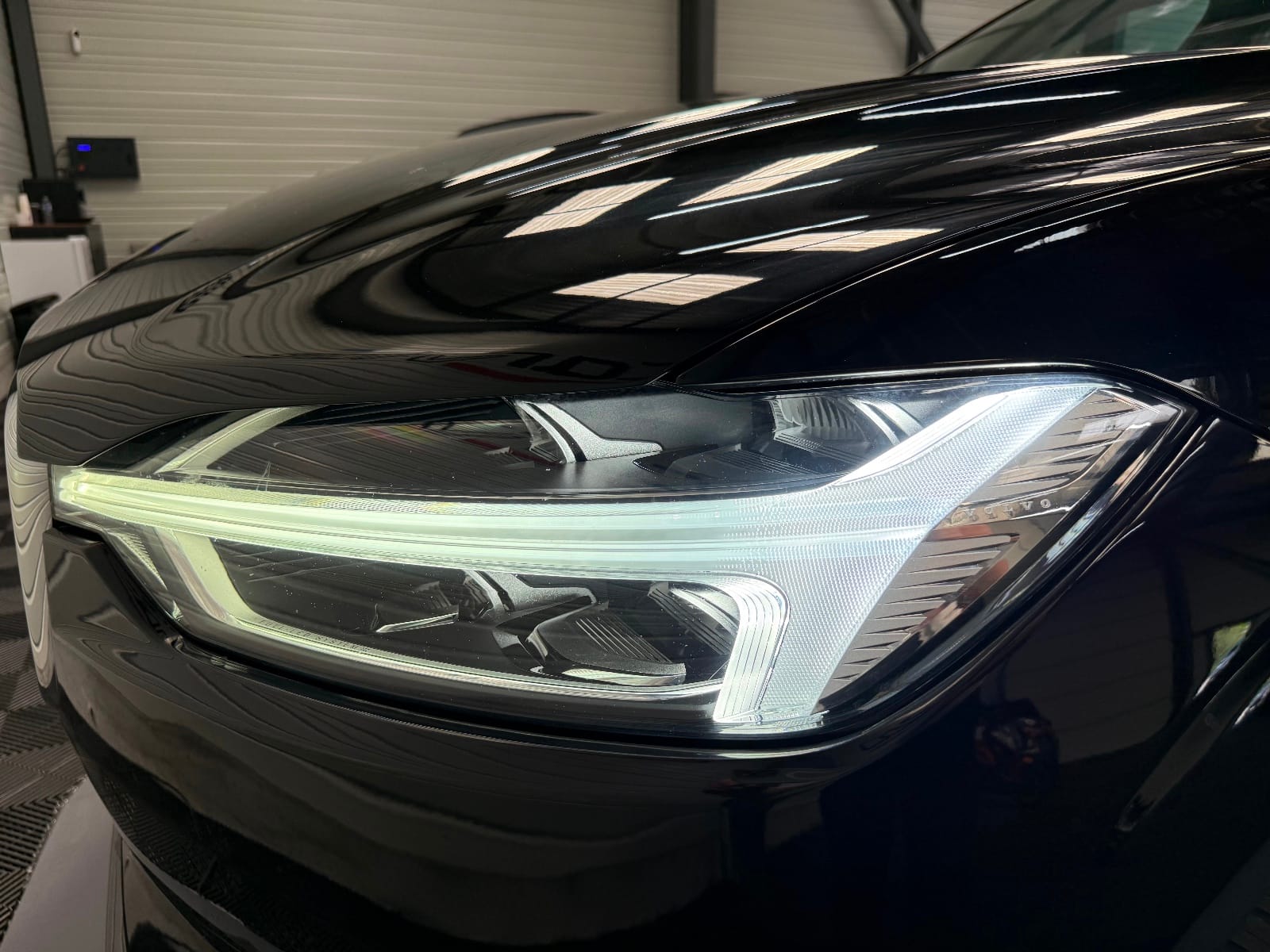 Volvo XC60 Inscription Luxe — photo 24
