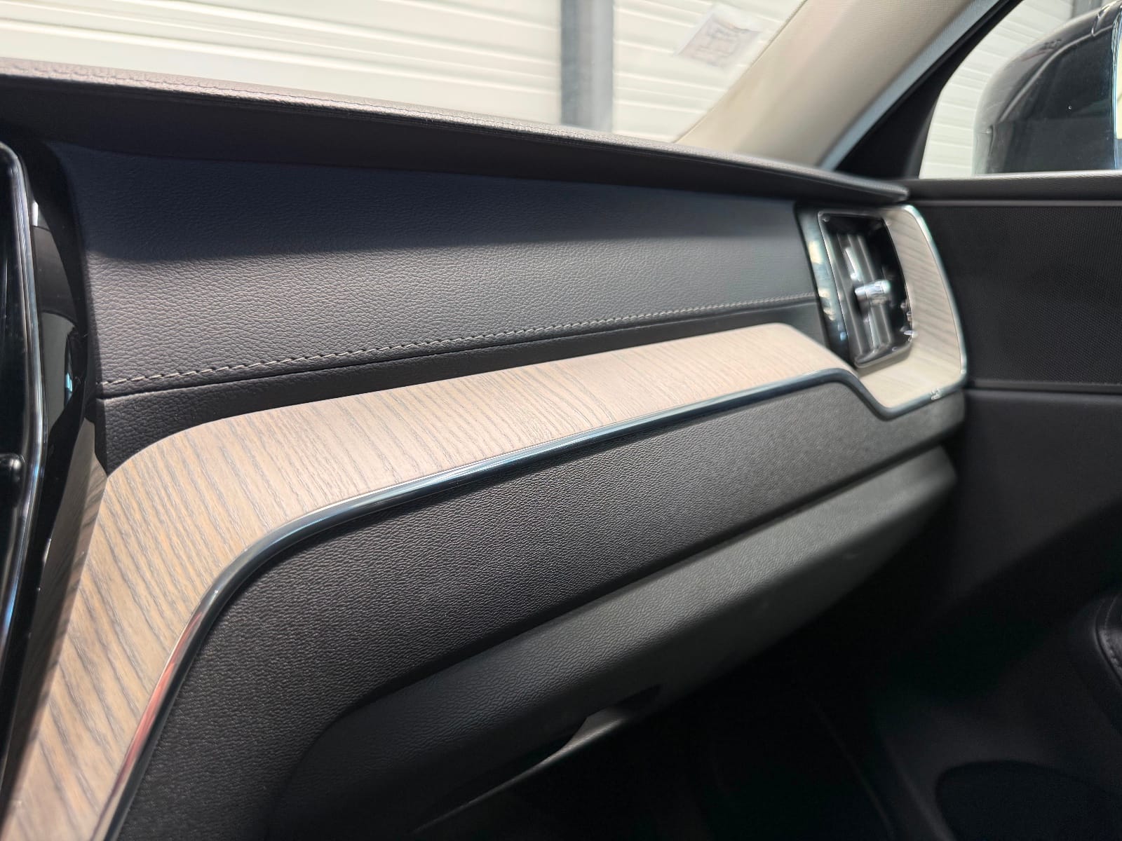 Volvo XC60 Inscription Luxe — photo 23