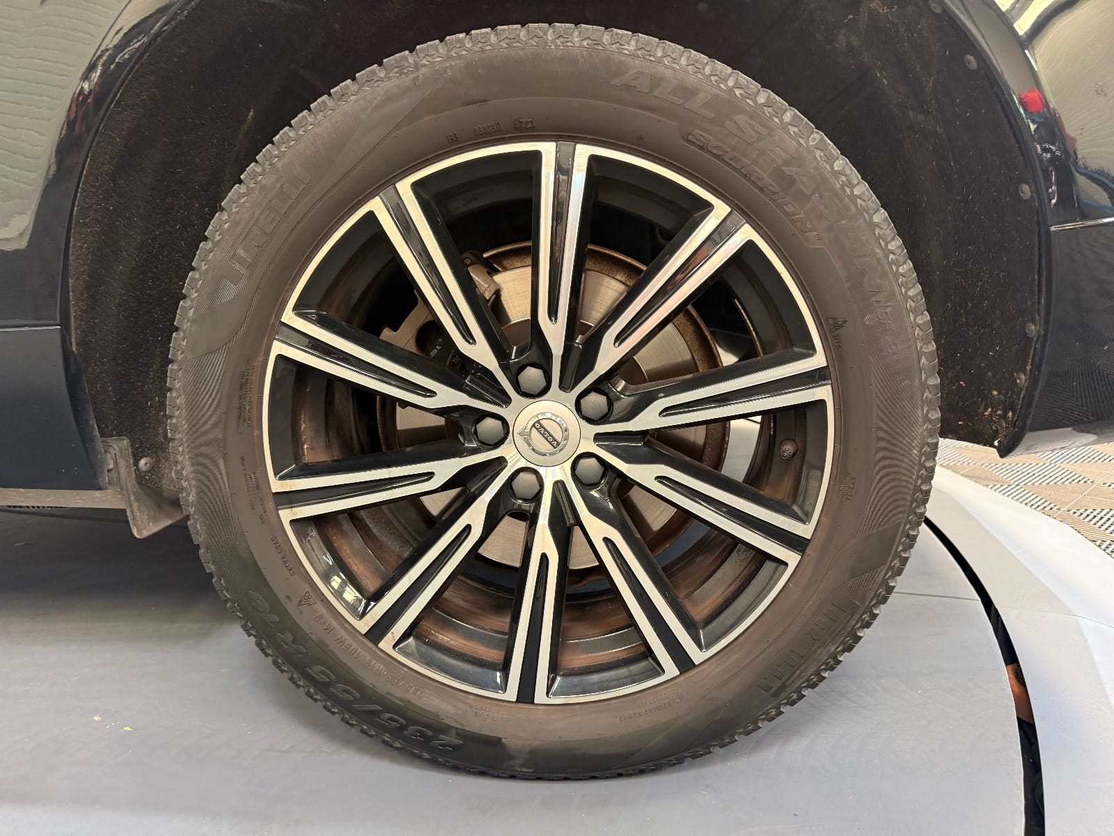 Volvo XC60 Inscription Luxe — photo 29