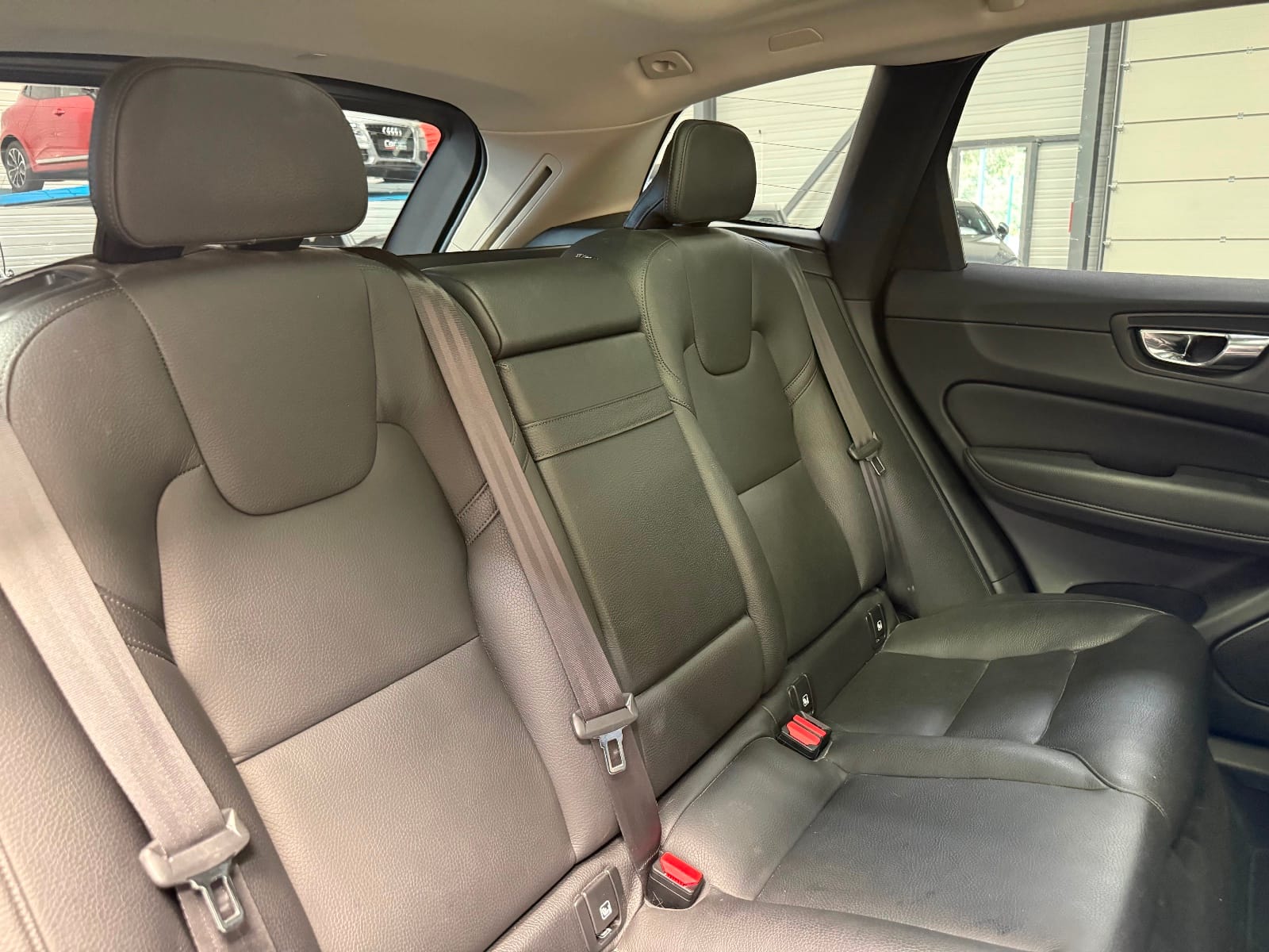 Volvo XC60 Inscription Luxe — photo 18