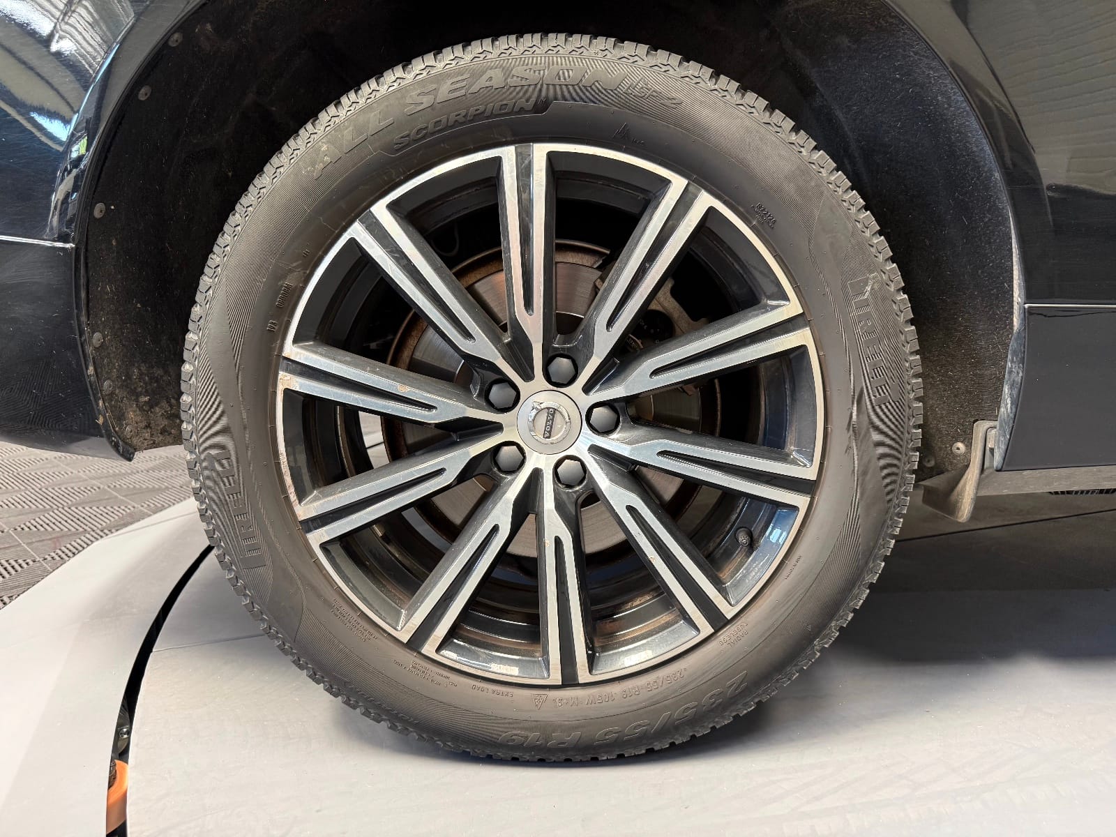 Volvo XC60 Inscription Luxe — photo 28