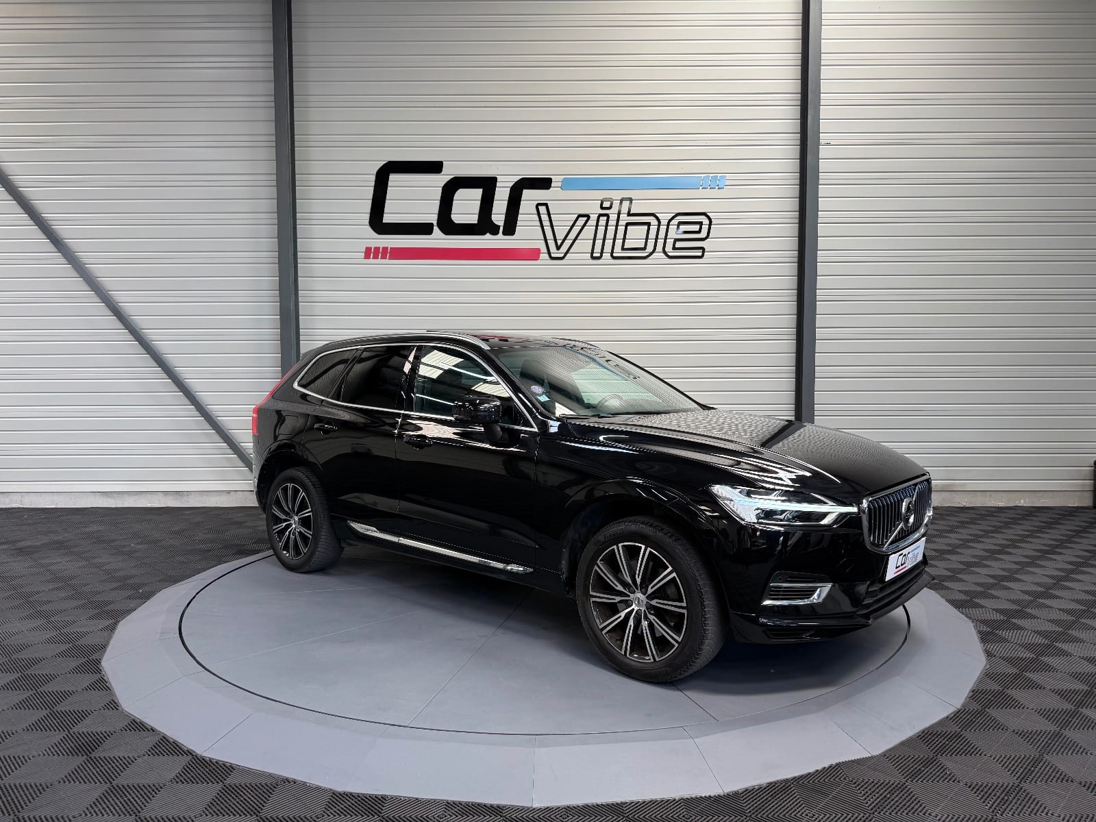 Volvo XC60 Inscription Luxe — photo 1