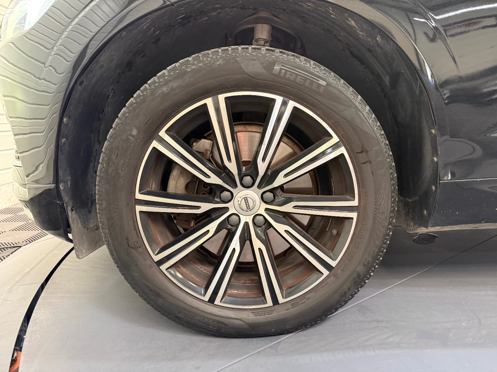 Volvo XC60 Inscription Luxe — photo 26