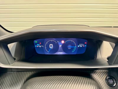 Peugeot 208 GT — photo 13