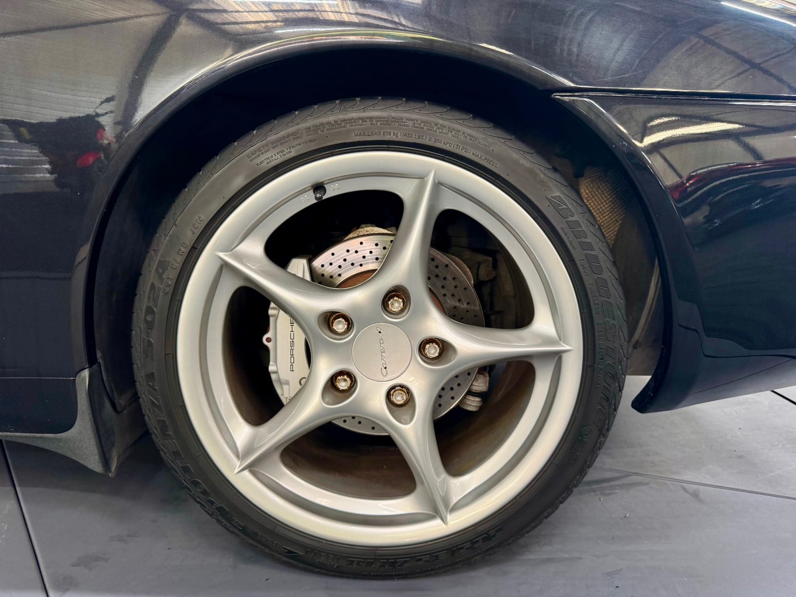 Porsche 911 Carrera 4 Coupe 996 Tiptronic S — photo 29