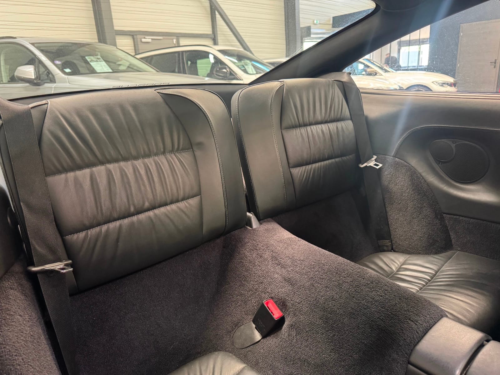 Porsche 911 Carrera 4 Coupe 996 Tiptronic S — photo 11