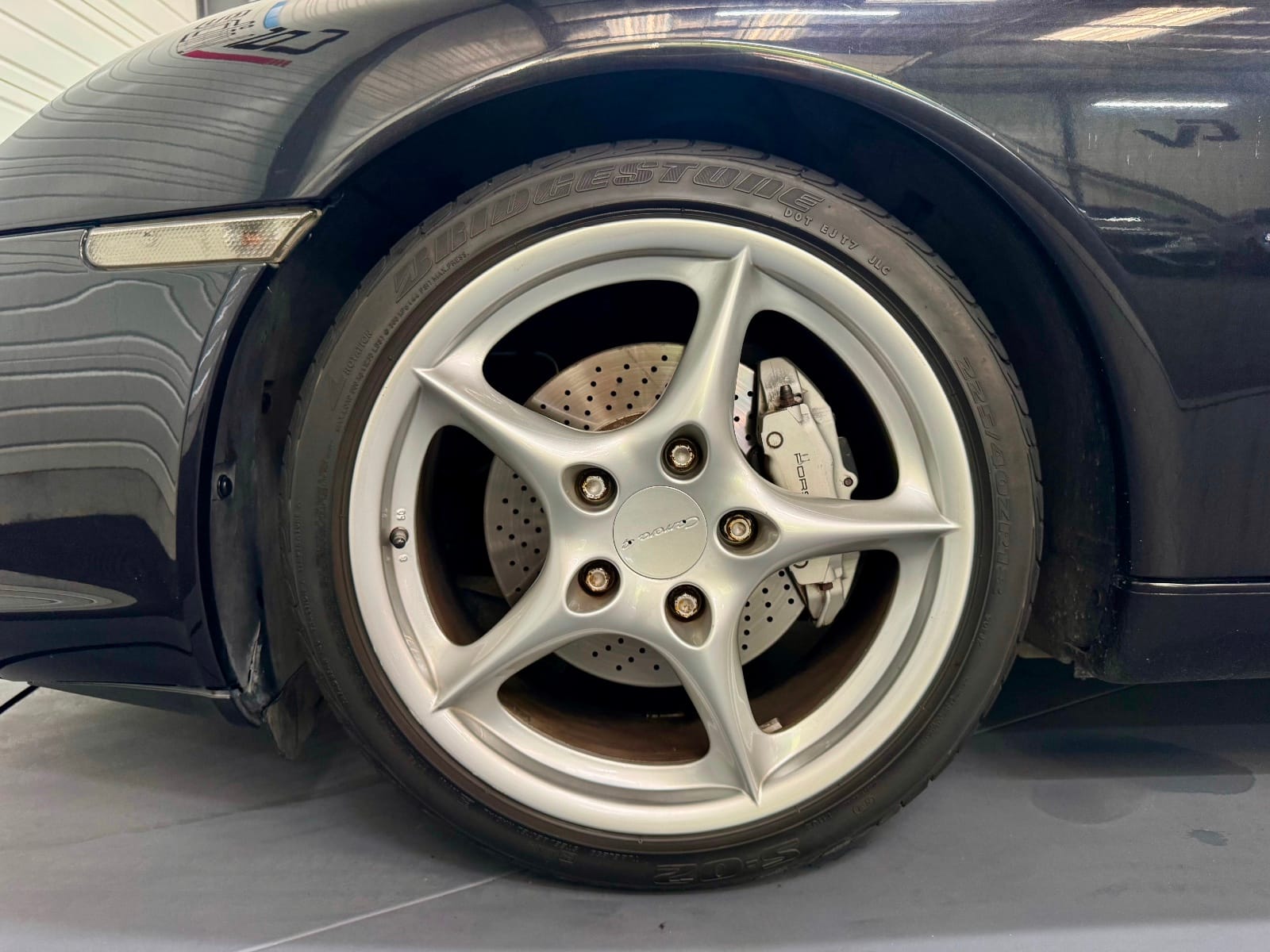 Porsche 911 Carrera 4 Coupe 996 Tiptronic S — photo 28