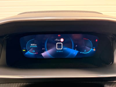 Peugeot 208 GT — photo 12