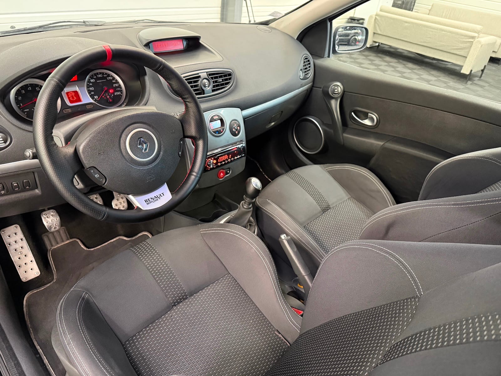 Renault Clio III Renault Sport — photo 12