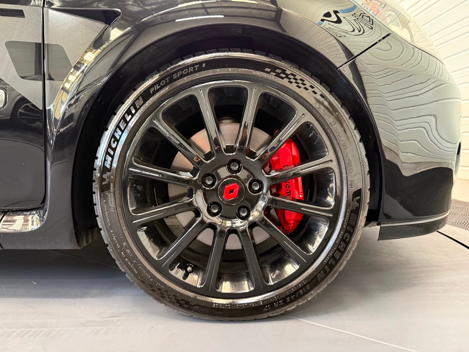 Renault Clio III Renault Sport — photo 17