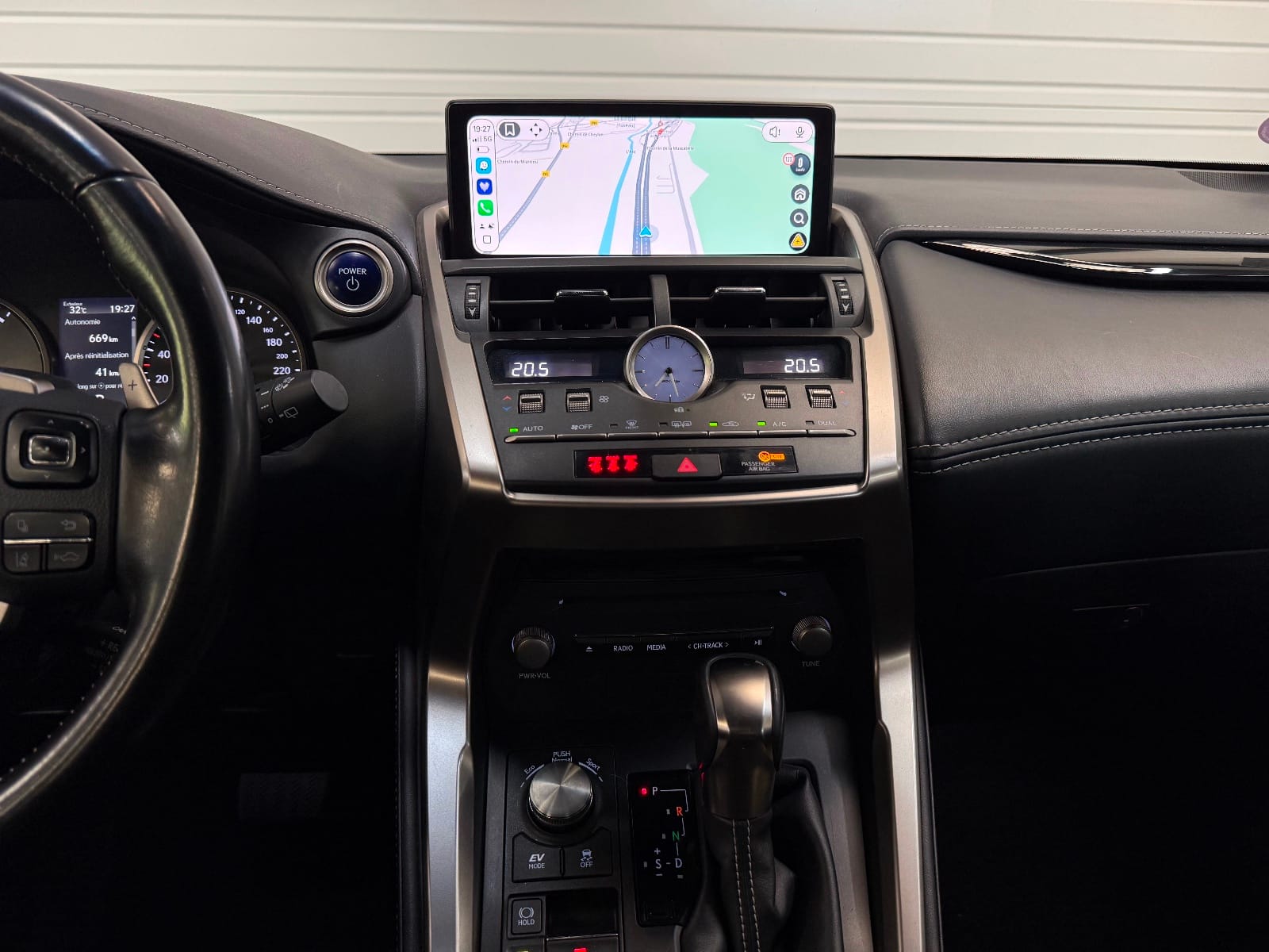 Lexus NX BUSINESS — photo 14