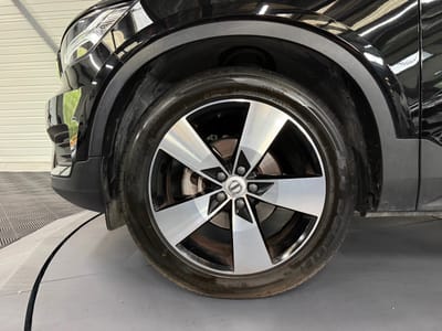 Volvo XC40 Momentum Business — photo 20