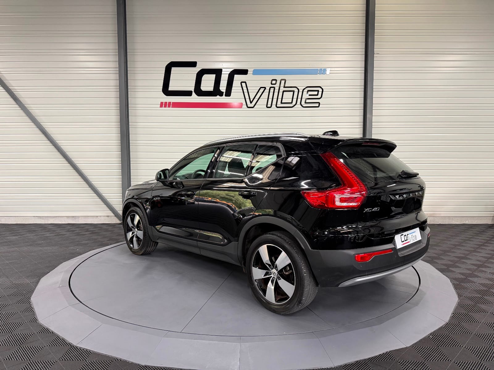 Volvo XC40 Momentum Business — photo 6