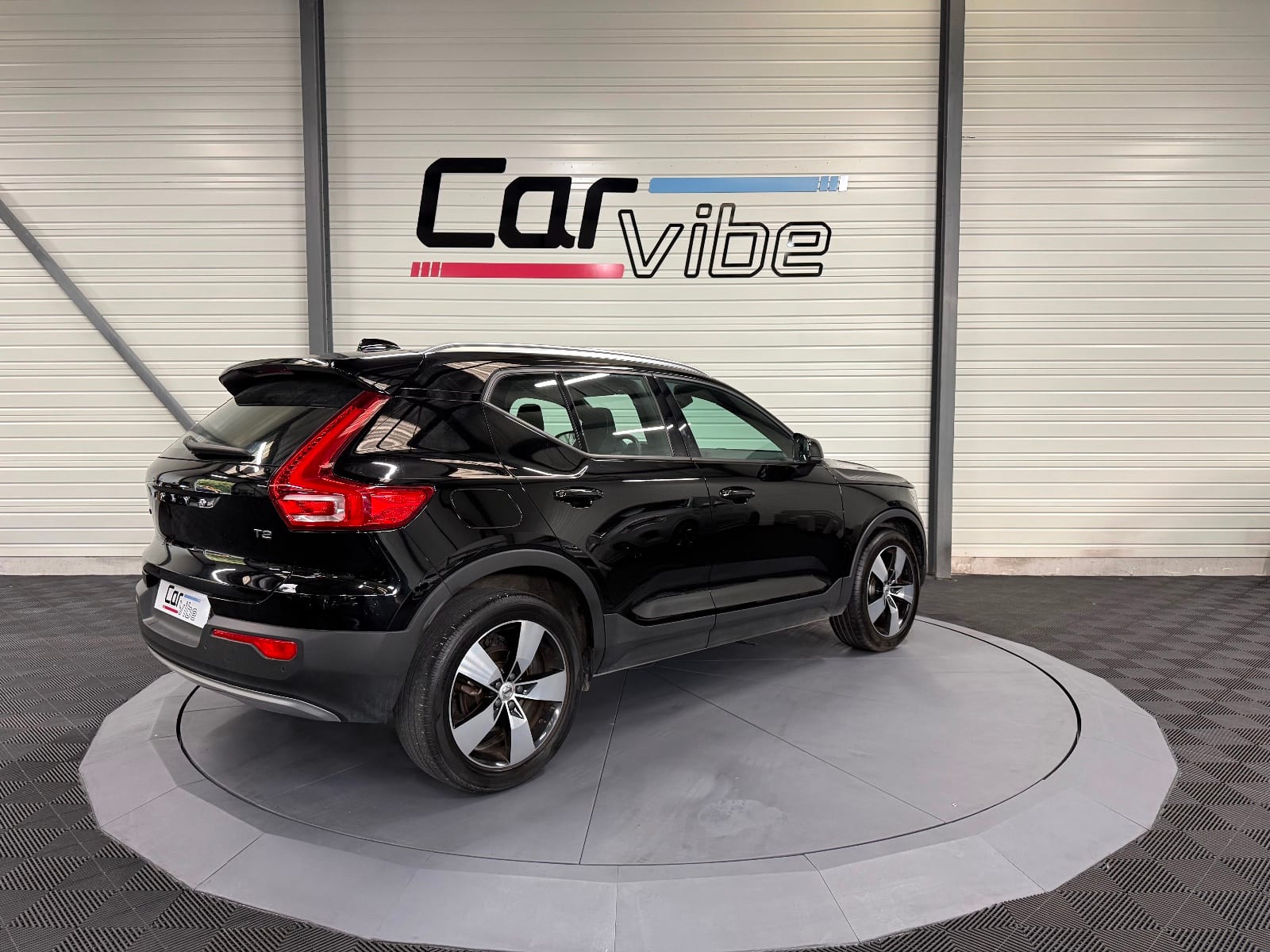 Volvo XC40 Momentum Business — photo 4