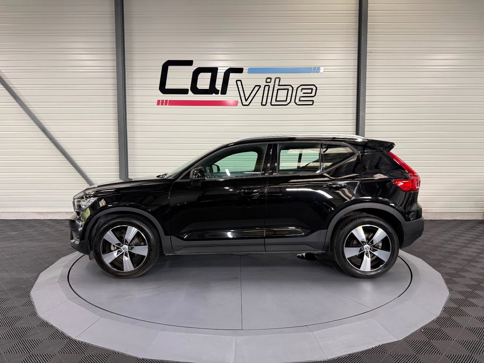 Volvo XC40 Momentum Business — photo 7