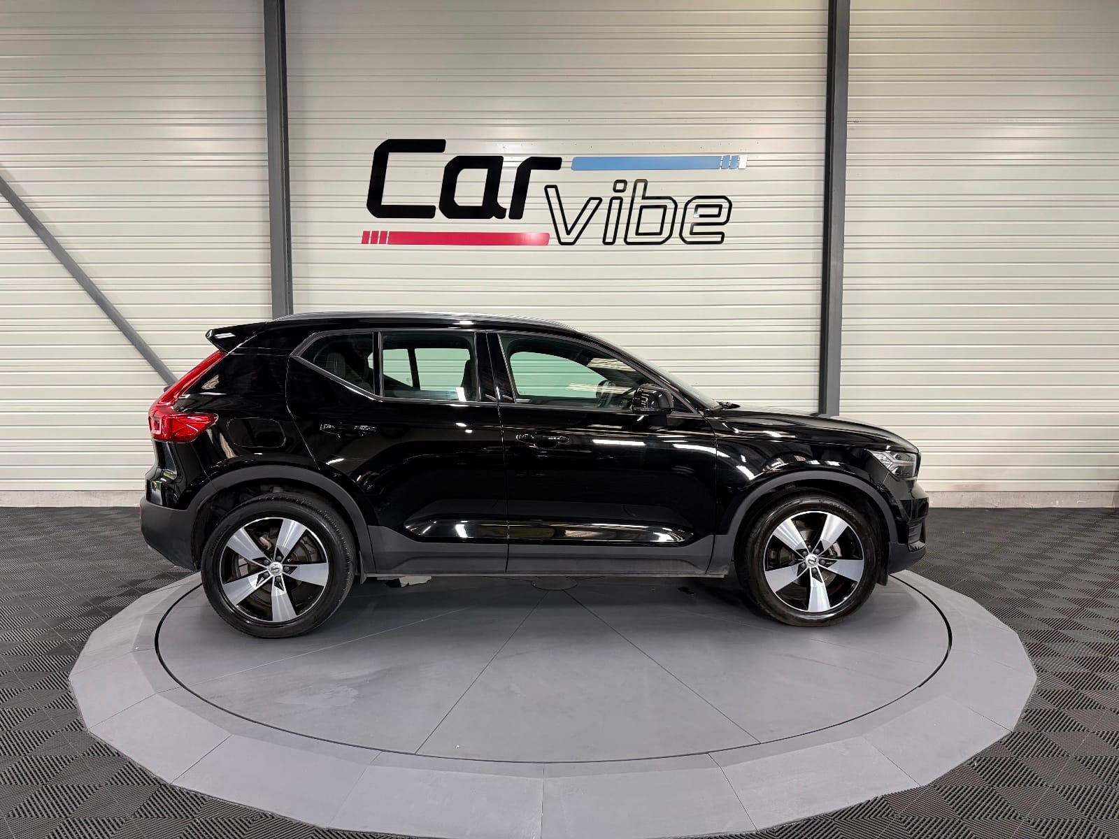 Volvo XC40 Momentum Business — photo 3