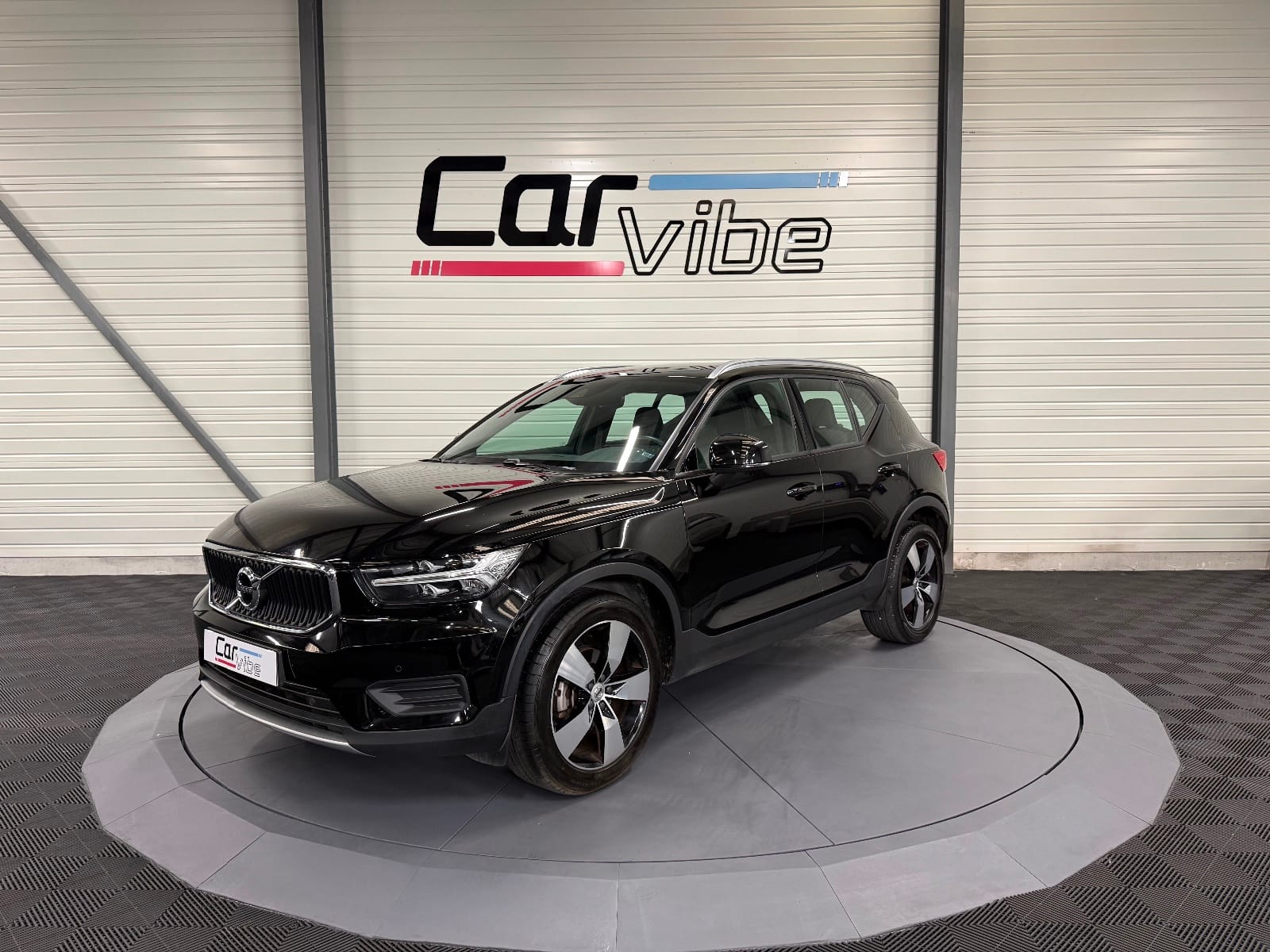 Volvo XC40 Momentum Business — photo 8