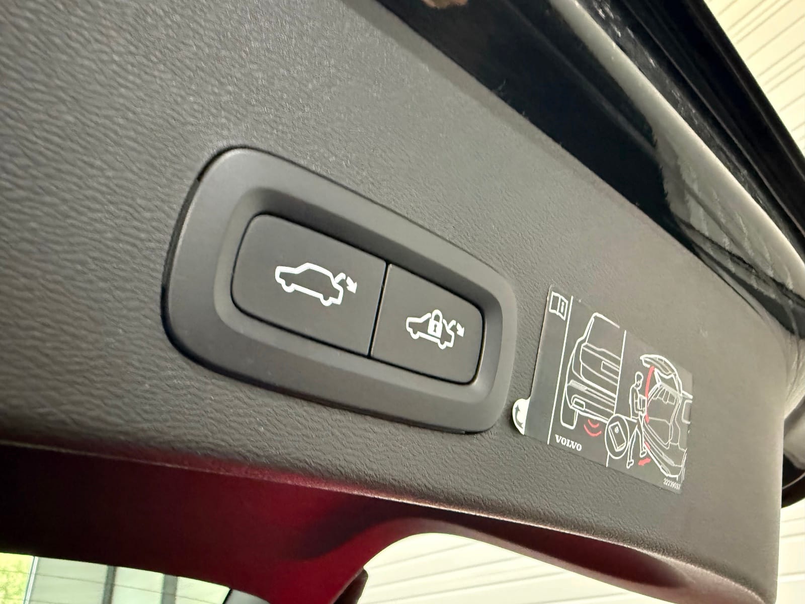 Volvo XC40 Momentum Business — photo 18