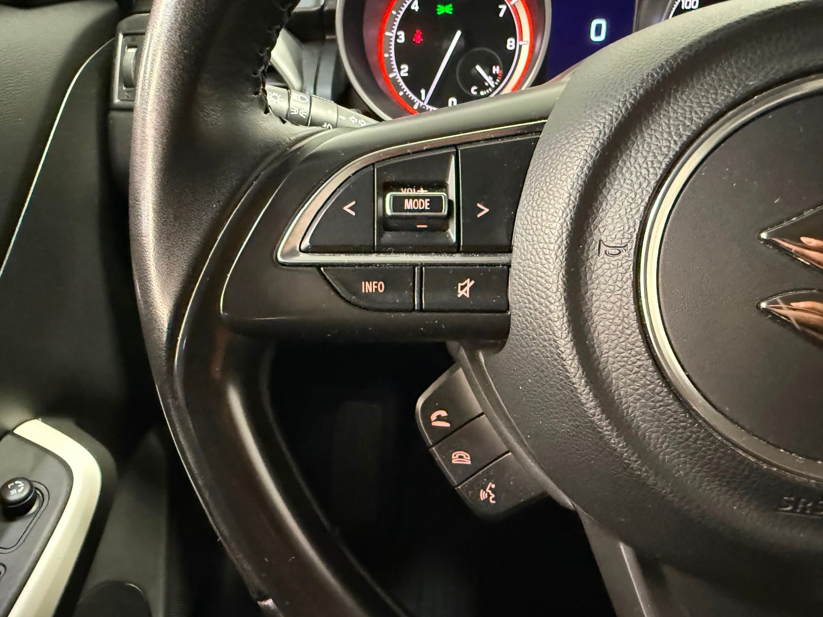 Suzuki Swift PACK — photo 12