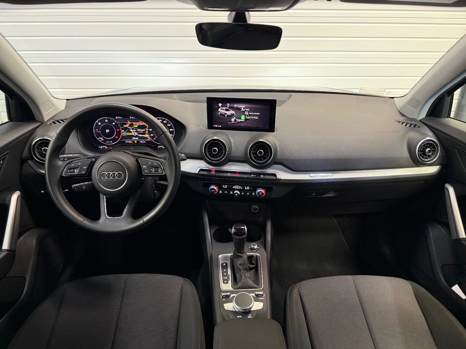 Audi Q2 S line — photo 2