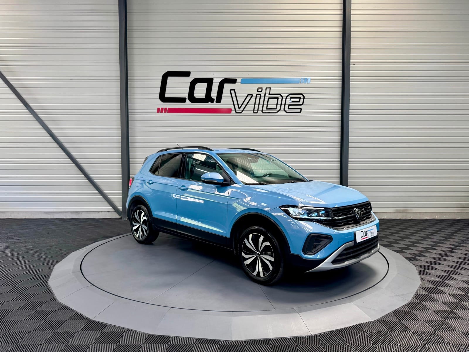 Volkswagen T-cross Life Plus — photo 1