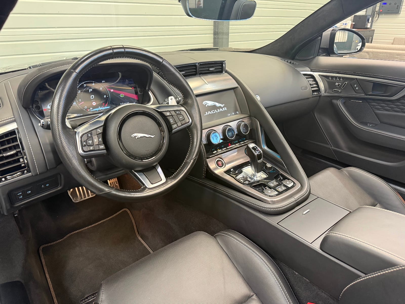 Jaguar F-type Cabriolet First Edition — photo 2